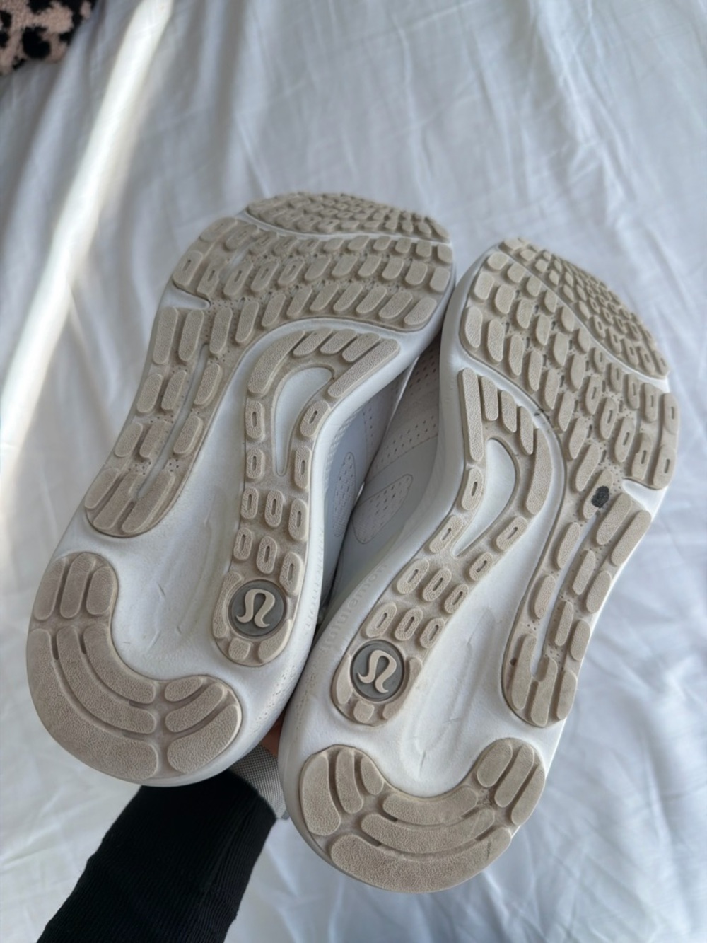 LULULEMON Beyondfeel sneakers Women’s White Athletic Sneakers-Lightweight Cofort - Picture 8 of 10